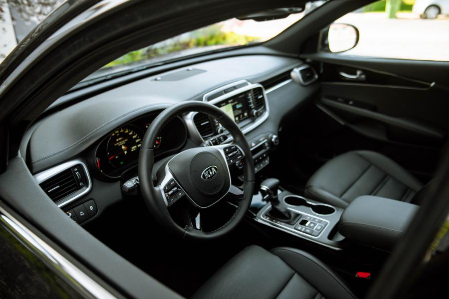 Интерьер Kia Sorento SX (UM) 2018 года  (NA) (фото 13 из 17)